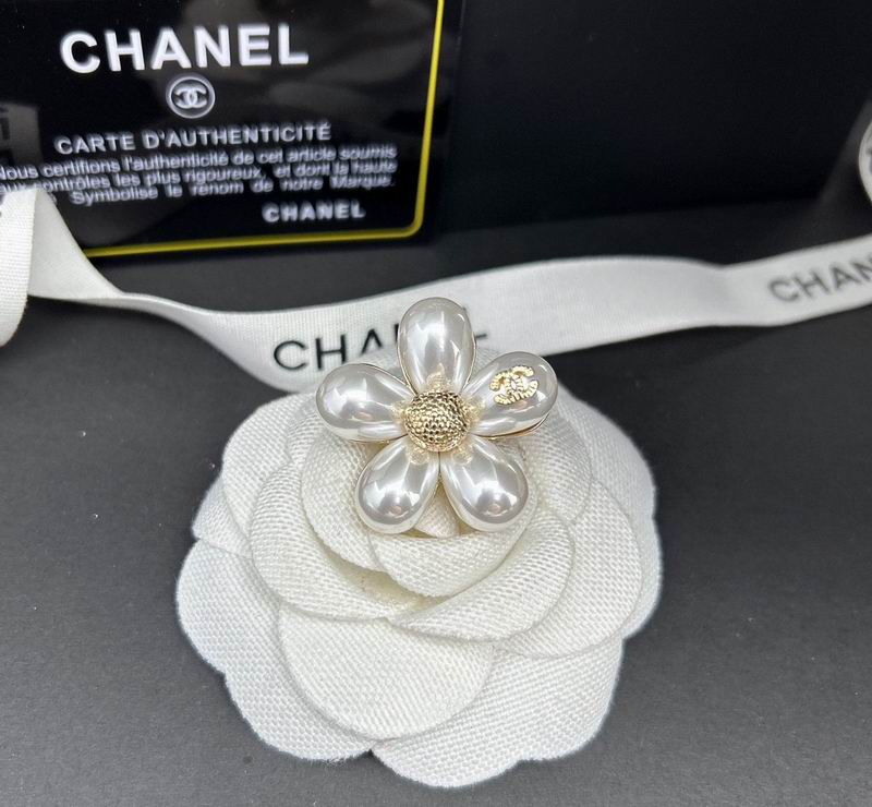 Chanel Brooch 1lyx90 (3)